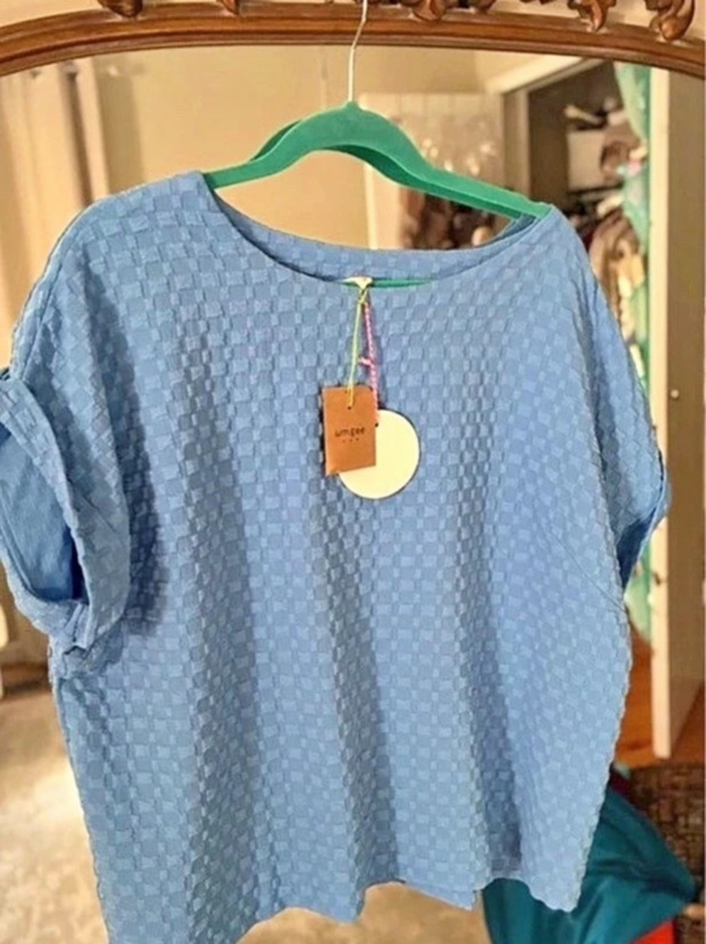Umgee  Textured Short Sleeve Top NWT small
22